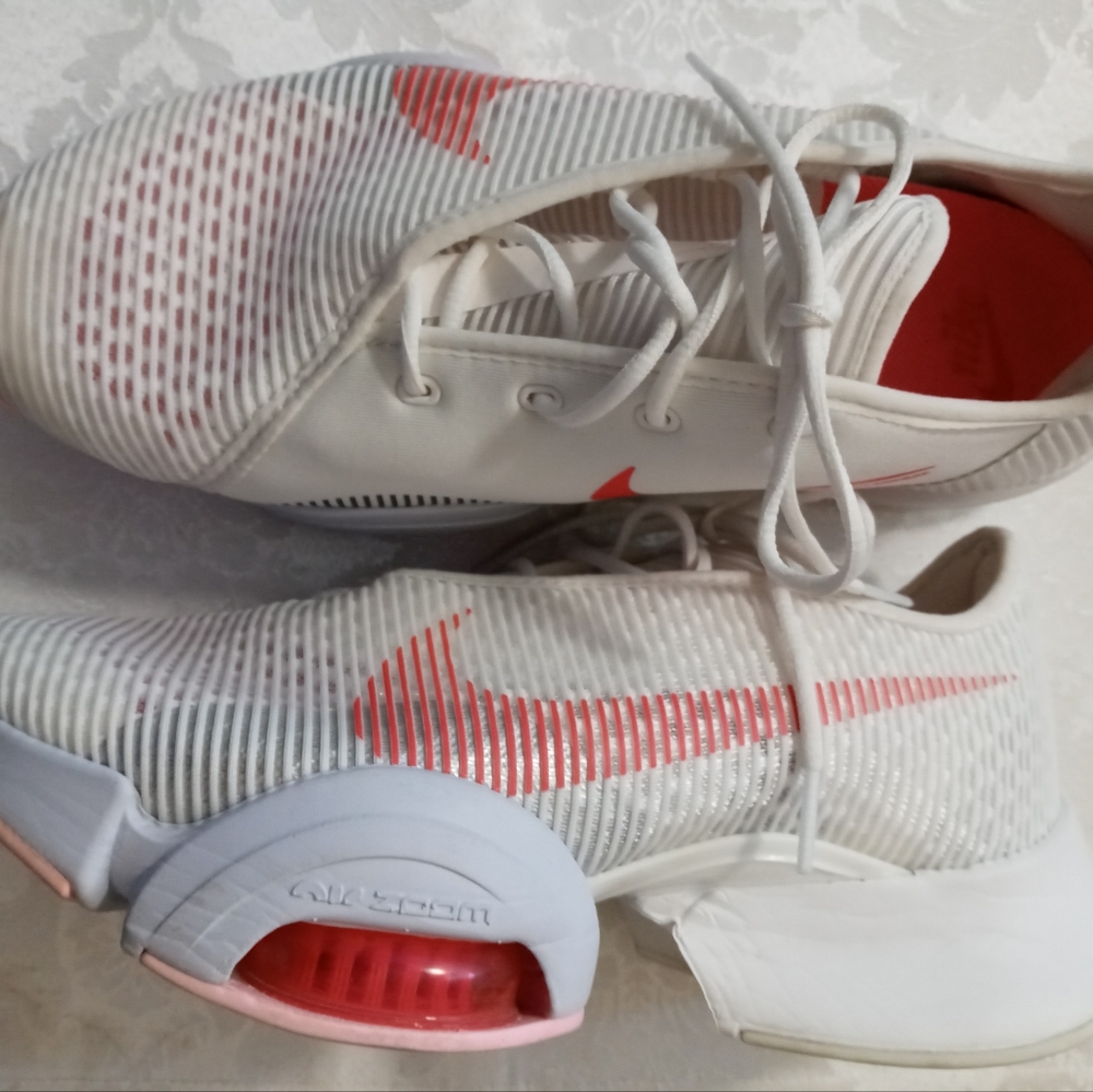 Nike Women's White and Red Athletic Sneakers